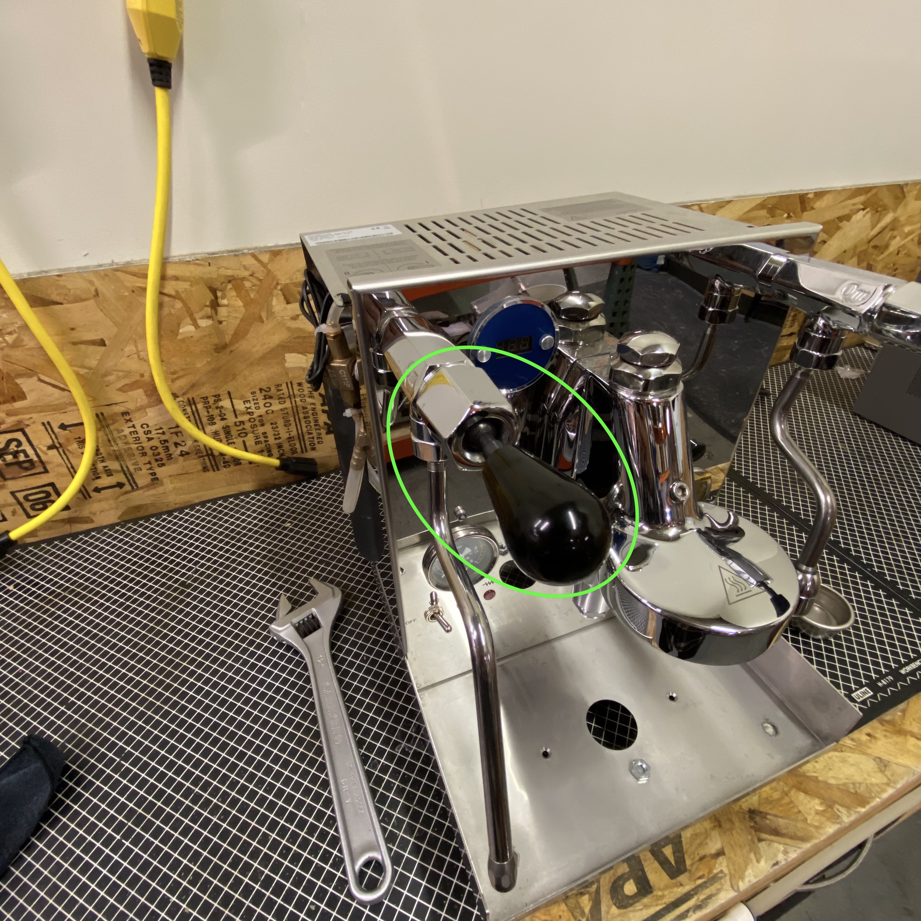 Lucca_M58_joystick_inspect_01