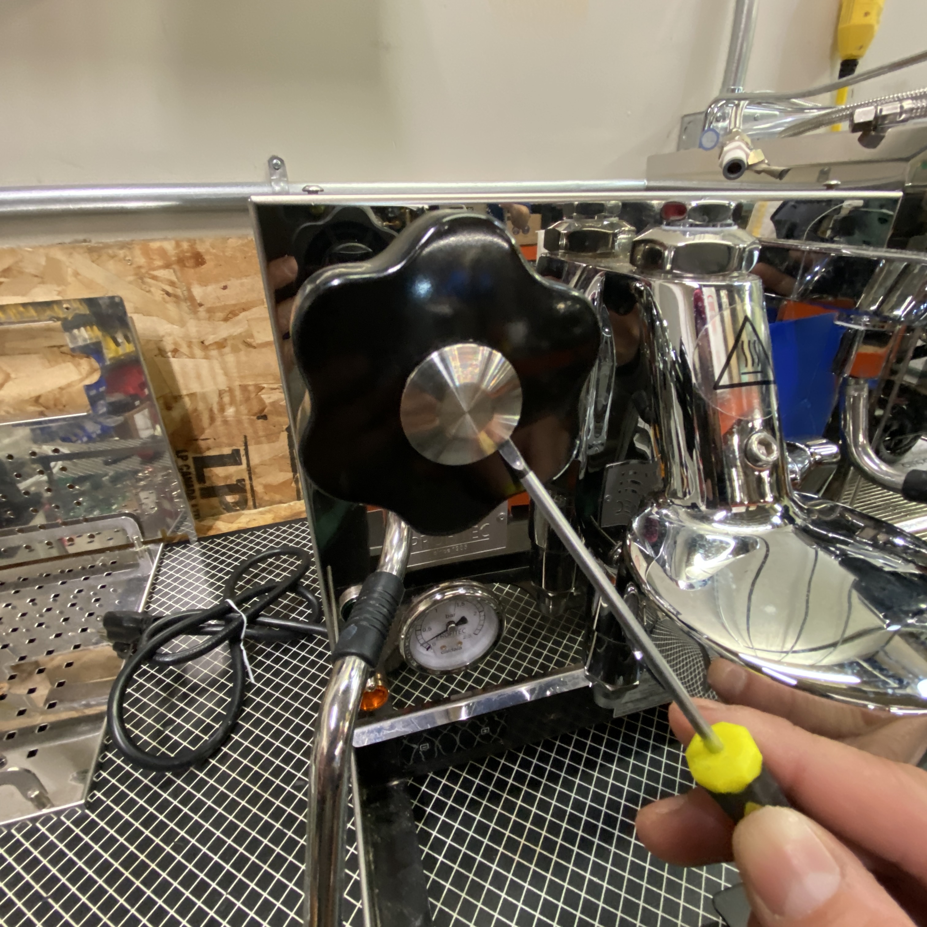 Pro500_knob_removal_01